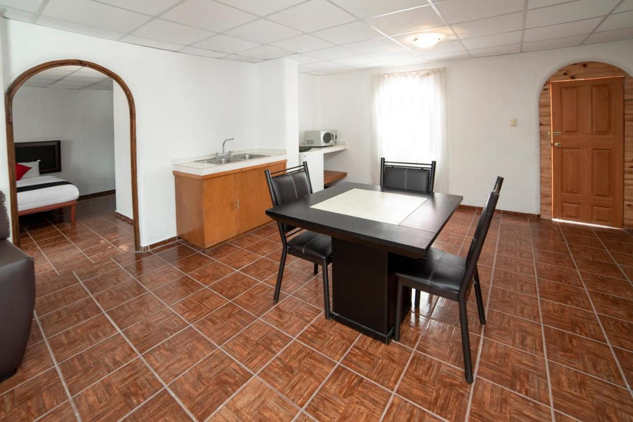 Capital O Next Yard Hotel & Suites Tequisquiapan San Luis Potosi Exterior photo